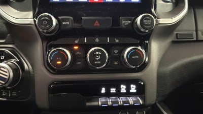 2022 RAM 1500 Big Horn Crew Cab 4x4 5'7" Box