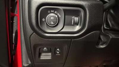 2022 RAM 1500 Big Horn Crew Cab 4x4 5'7" Box