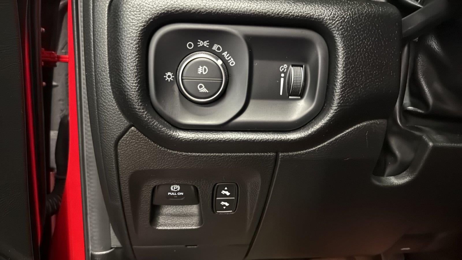 2022 RAM 1500 Big Horn Crew Cab 4x4 5'7" Box