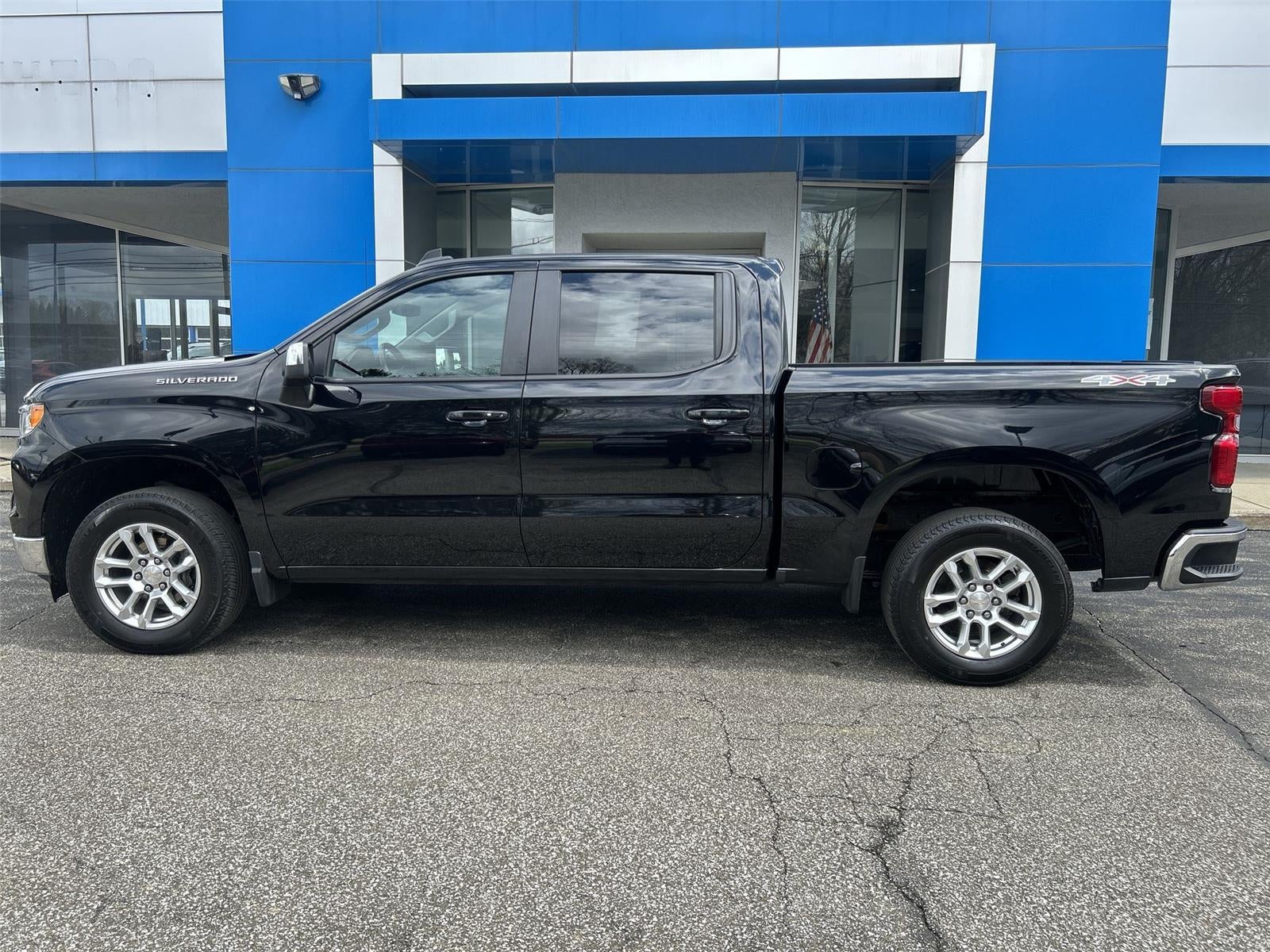 2023 Chevrolet Silverado 1500 LT (2FL)