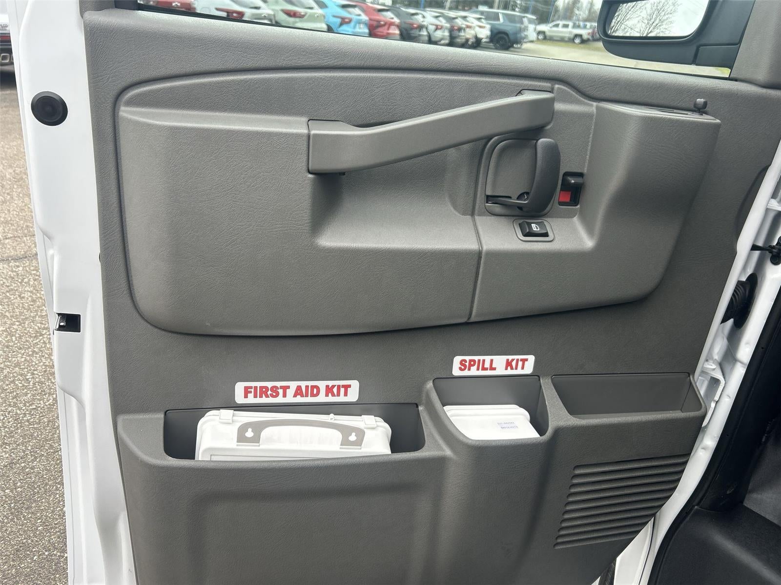 2025 Chevrolet Express Cargo WT