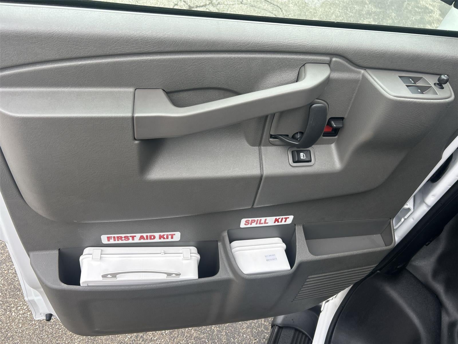 2025 Chevrolet Express Cargo WT