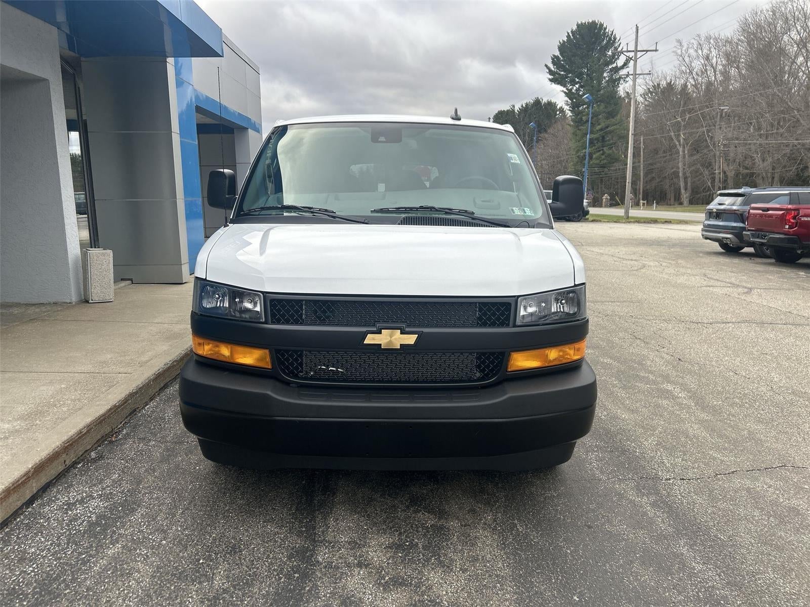 2025 Chevrolet Express Cargo WT
