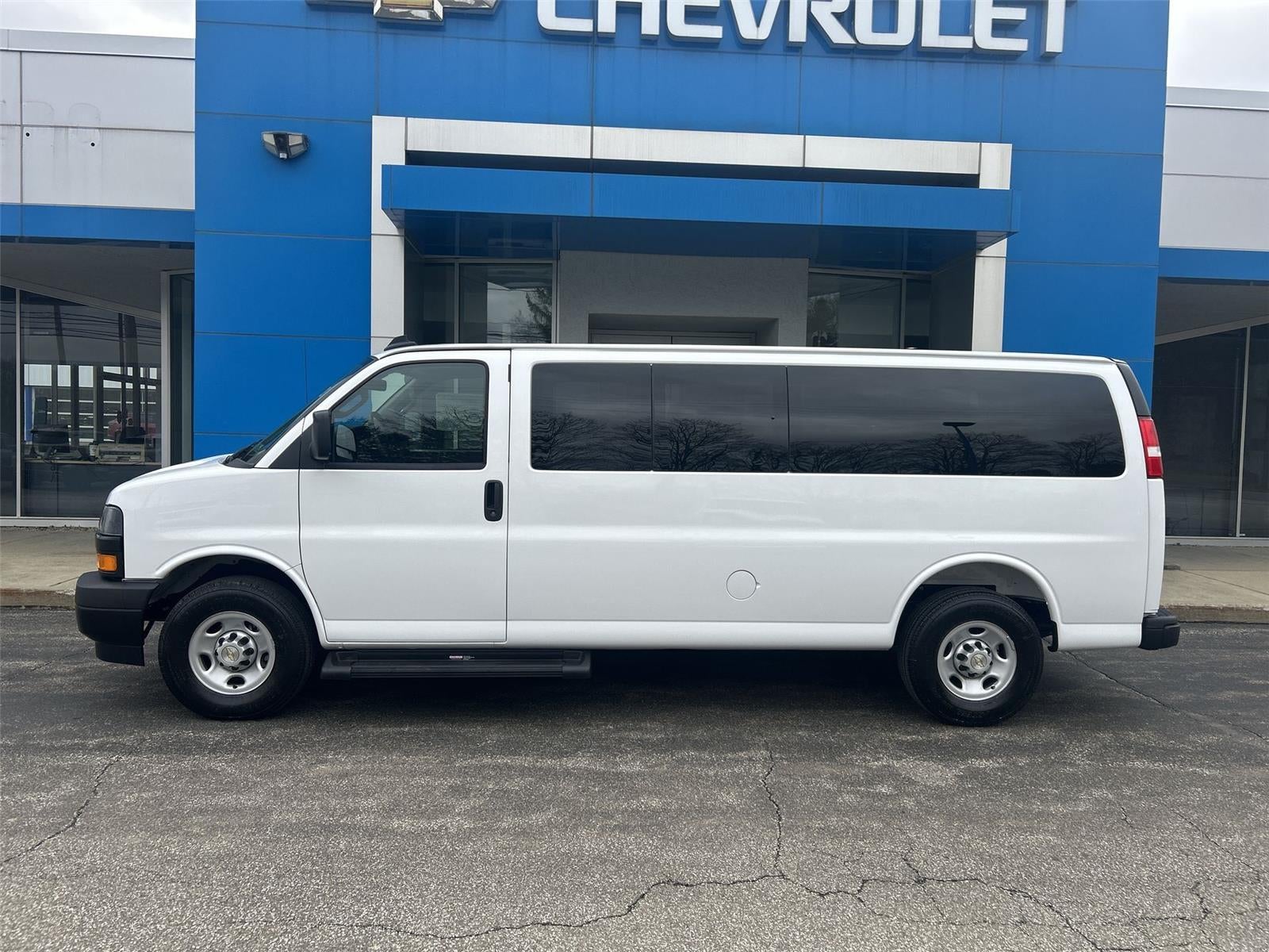 2025 Chevrolet Express Cargo WT