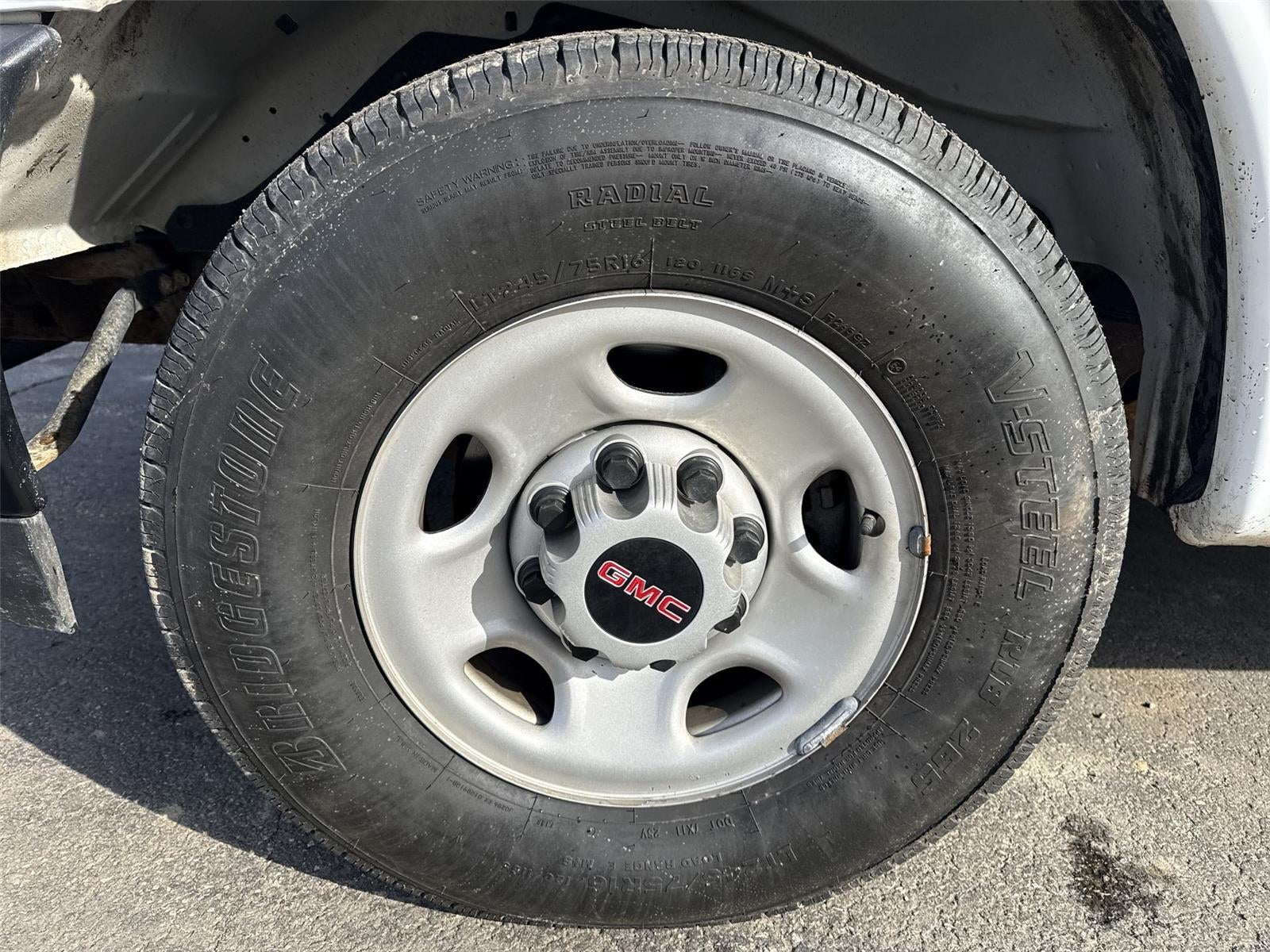 2023 GMC Savana Passenger 3500 LS