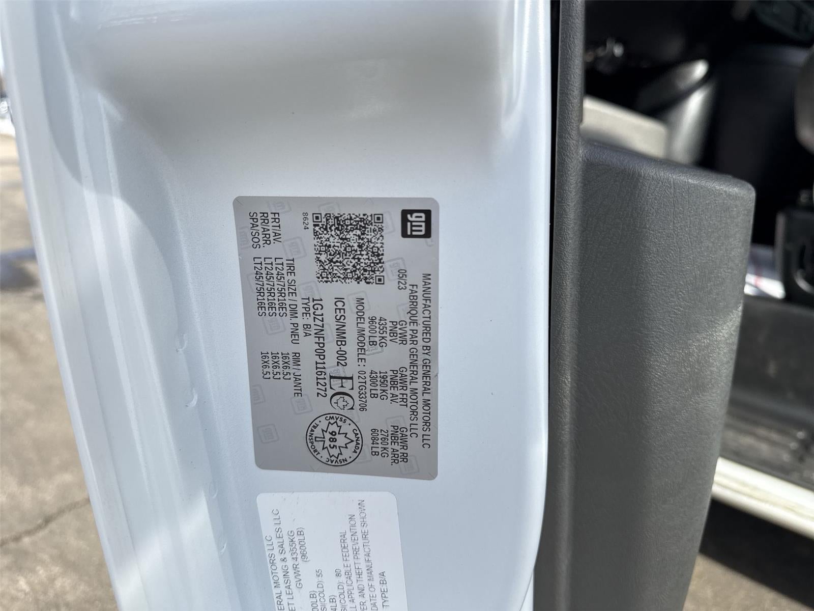 2023 GMC Savana Passenger 3500 LS