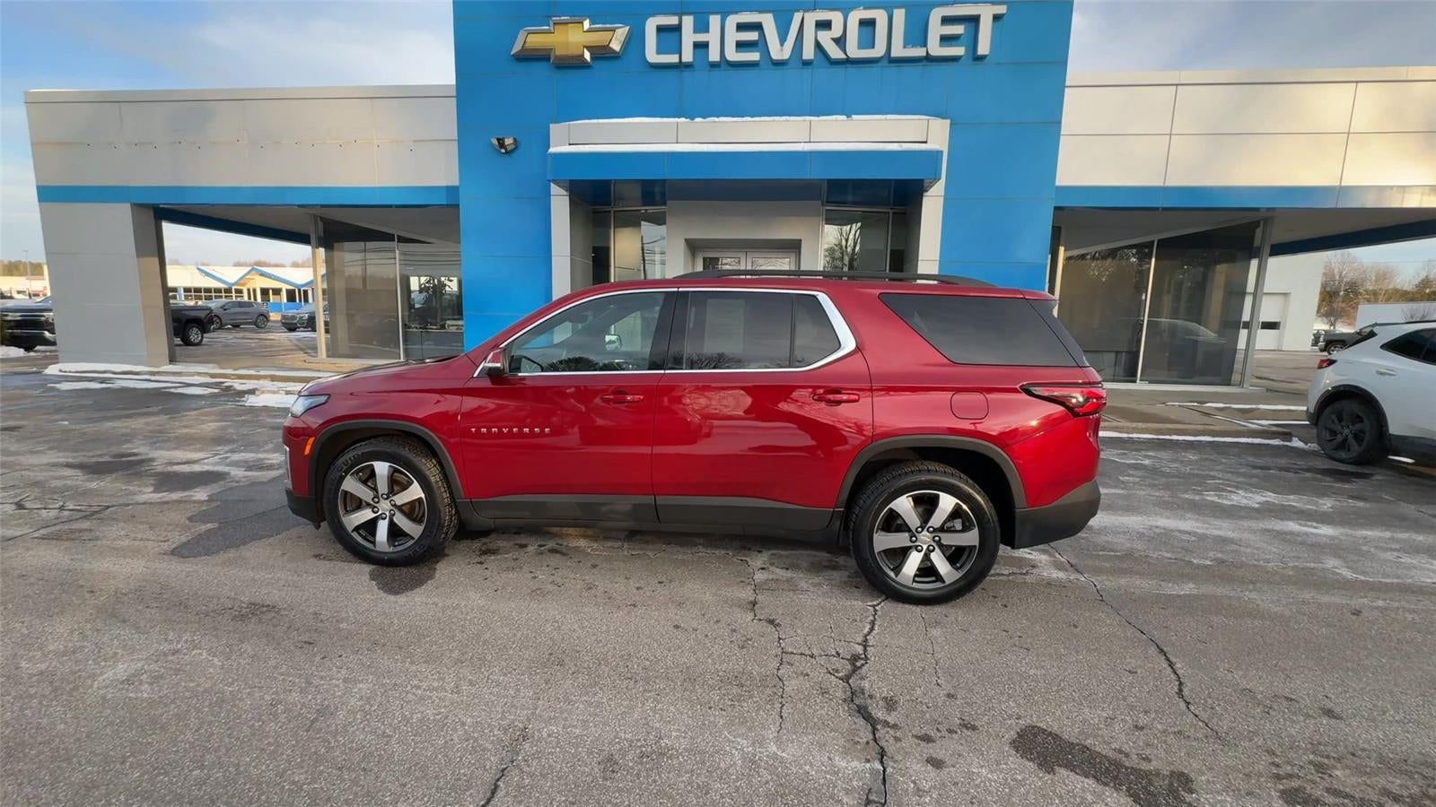 2022 Chevrolet Traverse LT Leather