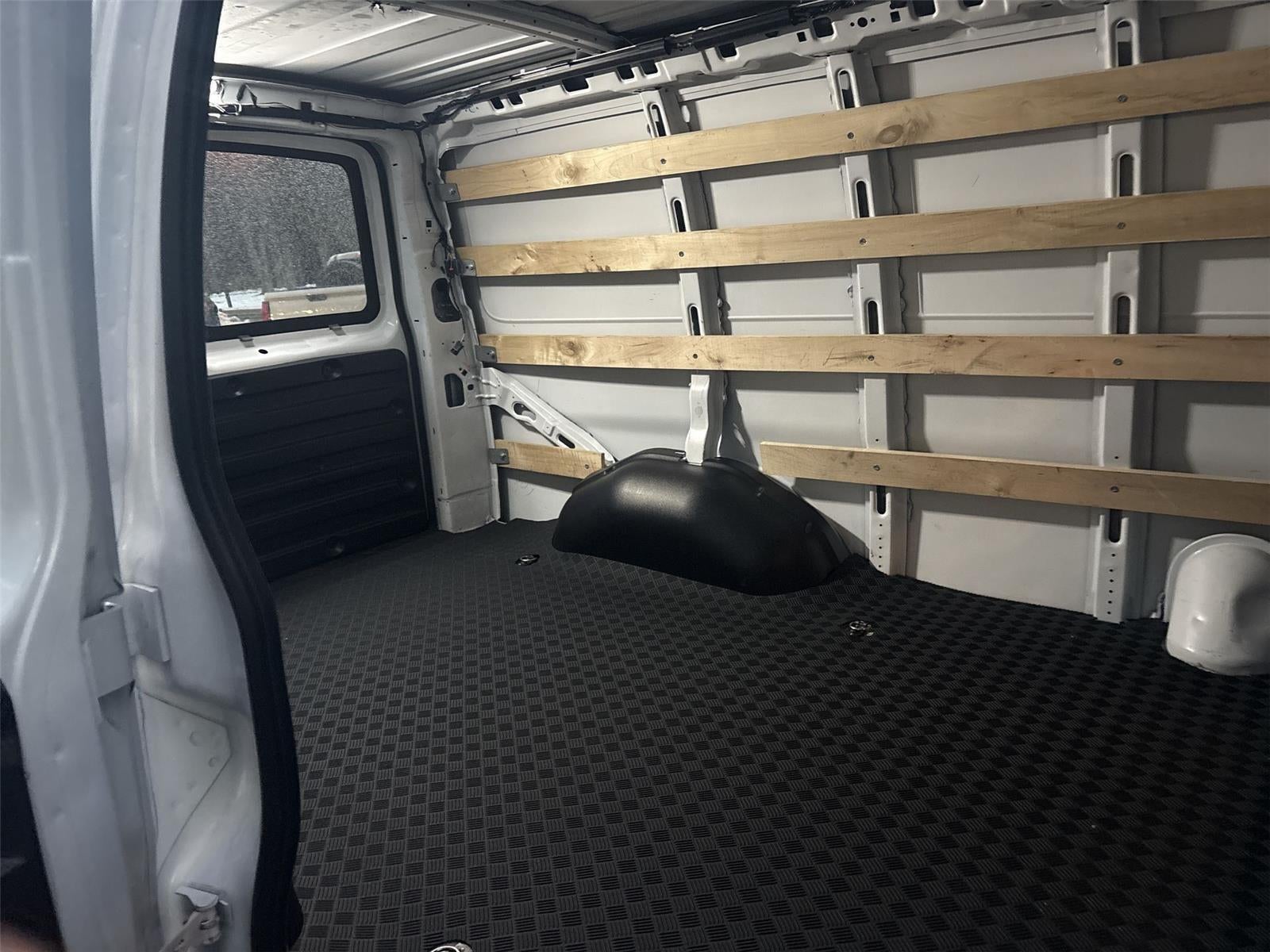 2024 GMC Savana Cargo 2500 Work Van