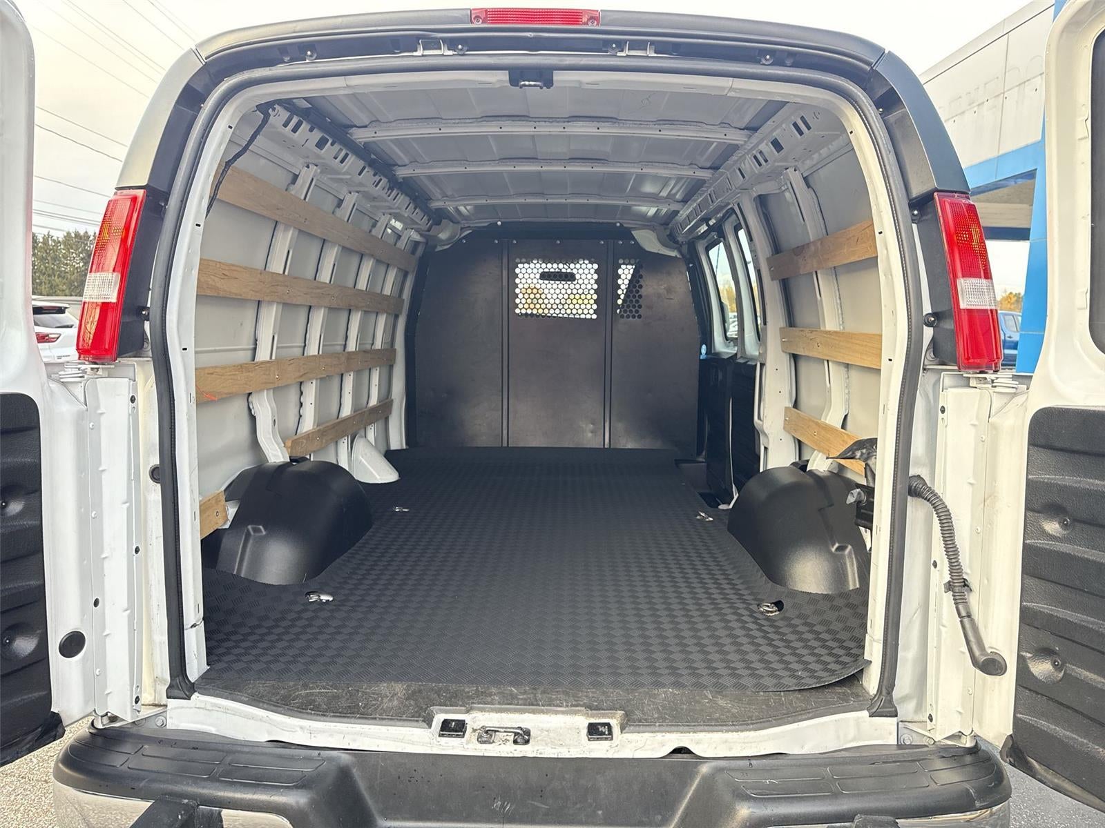 2024 GMC Savana Cargo 2500 Work Van