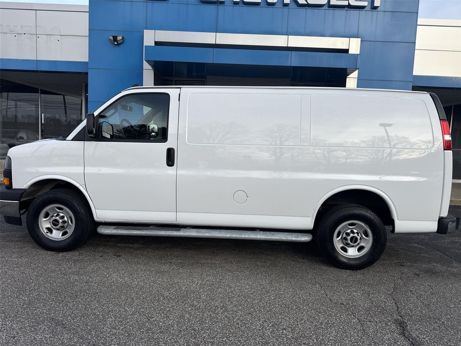 2024 GMC Savana Cargo 2500 Work Van