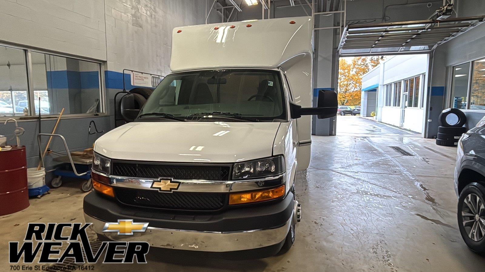 2026 Chevrolet Express Cutaway 3500 1WT