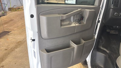 2026 Chevrolet Express Cutaway 3500 1WT