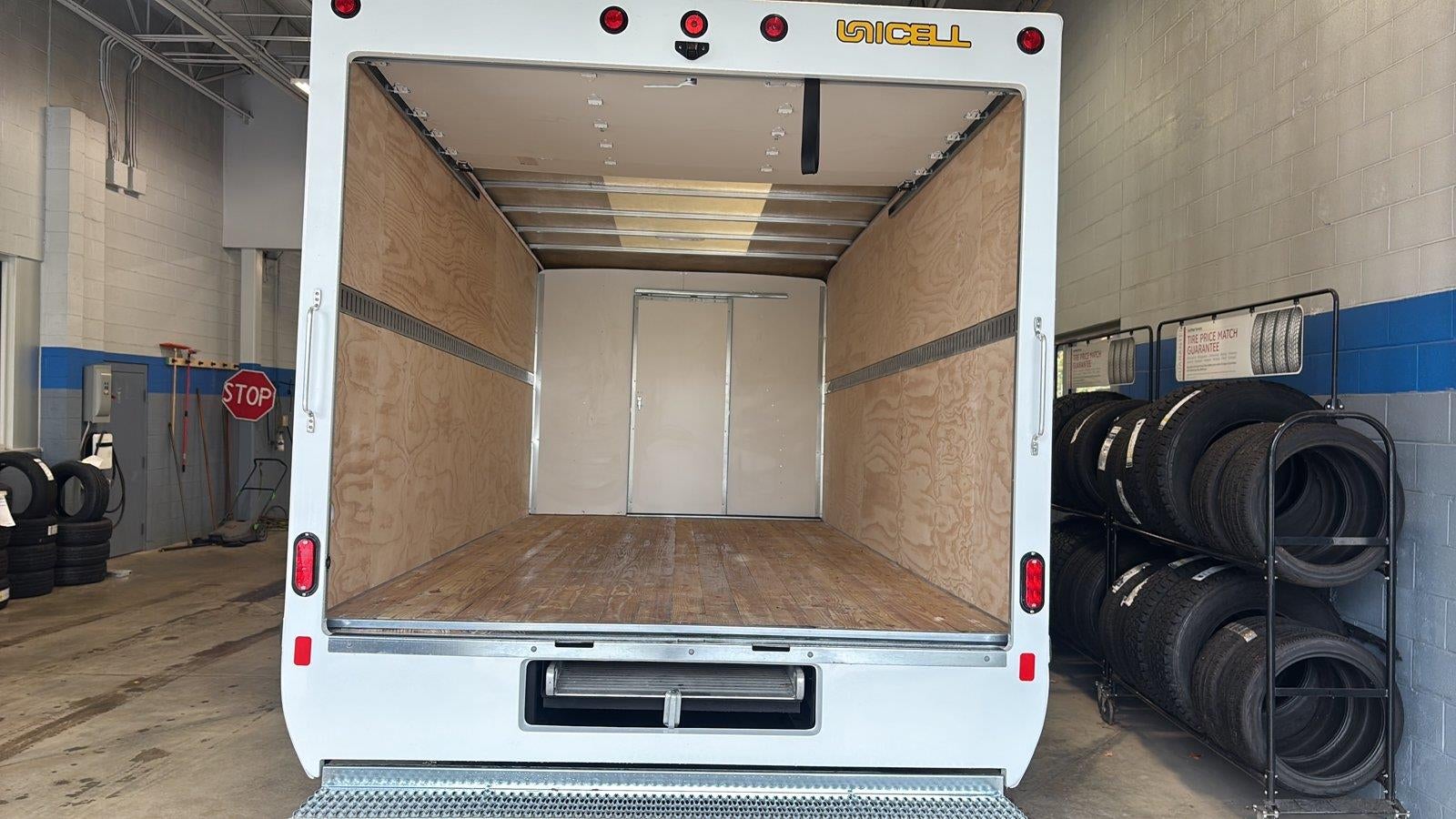 2026 Chevrolet Express Cutaway 3500 1WT