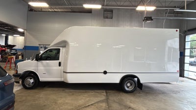2026 Chevrolet Express Cutaway 3500 1WT
