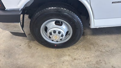 2026 Chevrolet Express Cutaway 3500 1WT