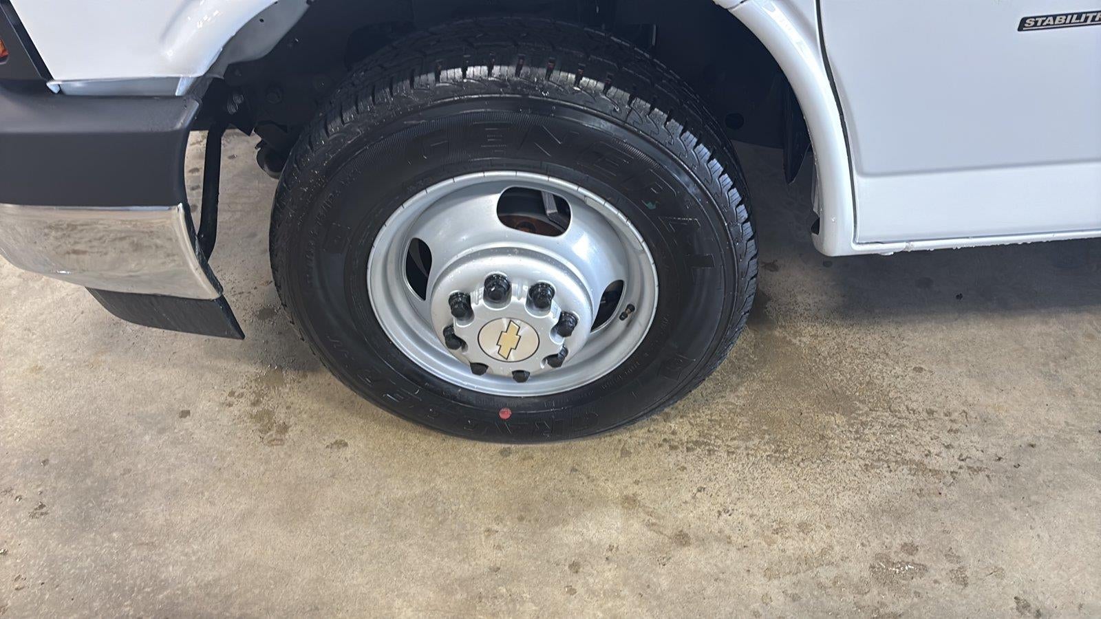 2026 Chevrolet Express Cutaway 3500 1WT