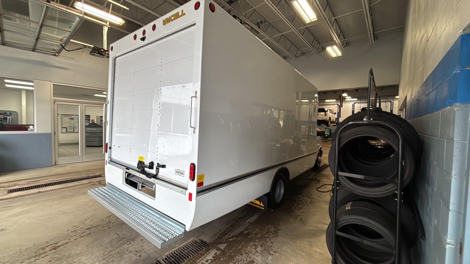 2026 Chevrolet Express Cutaway 3500 1WT