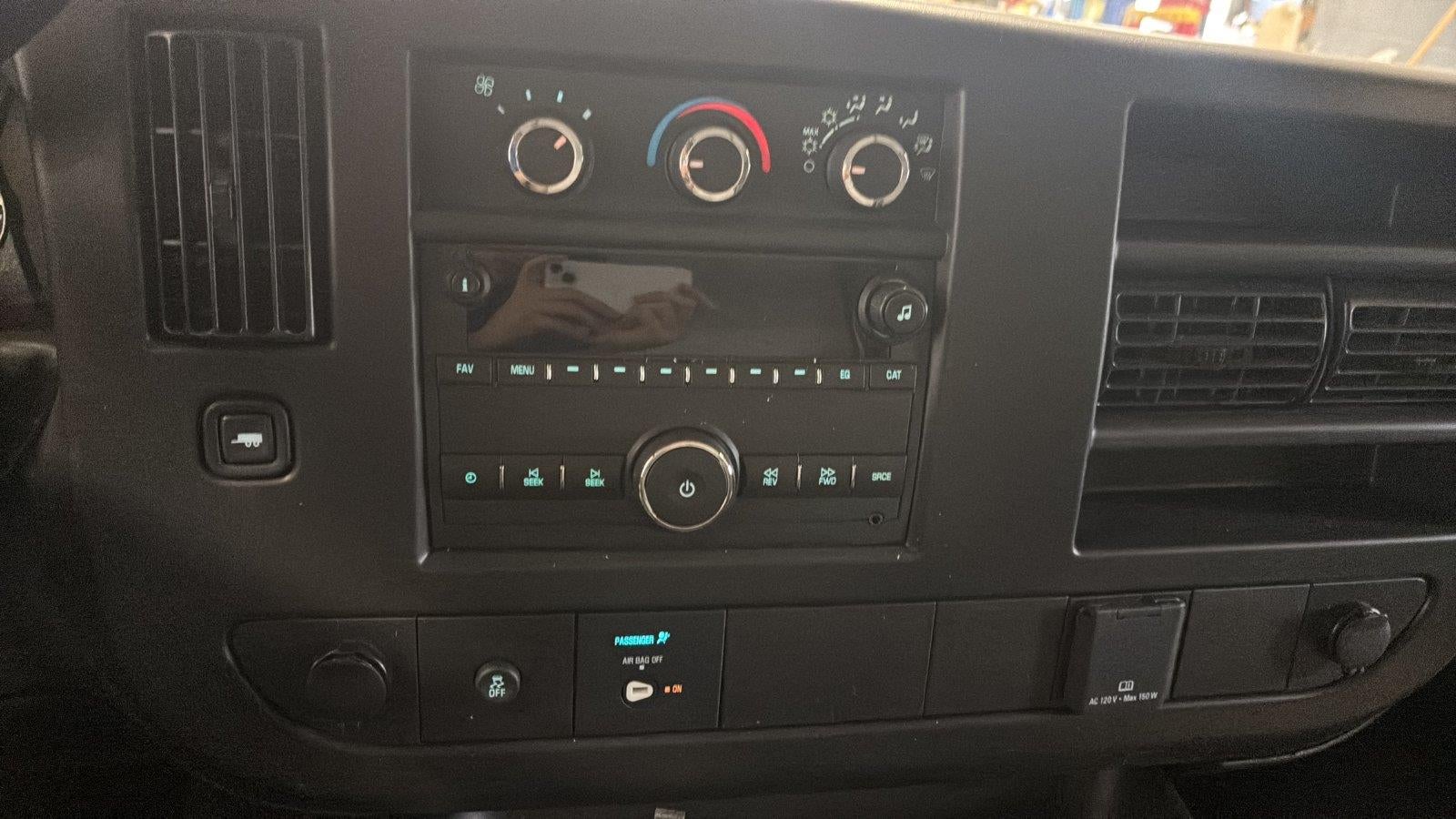2026 Chevrolet Express Cutaway 3500 1WT