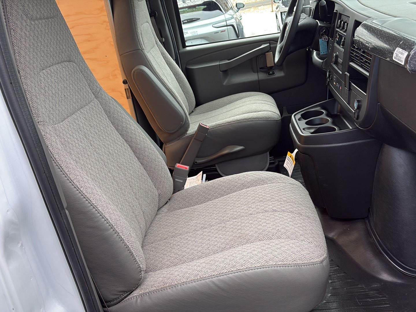 2026 Chevrolet Express Cutaway 4500 2WT