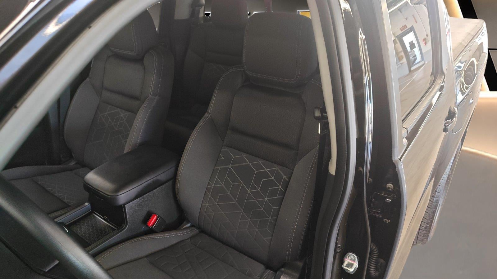 2025 Nissan Frontier Crew Cab SV 4x4