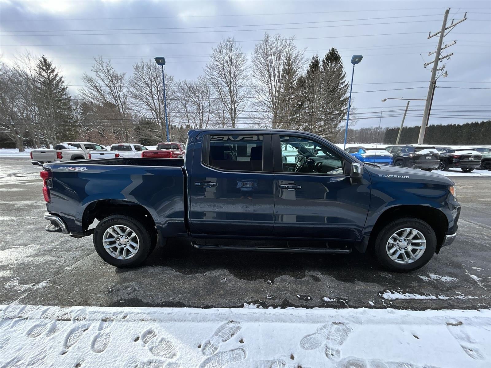 2022 Chevrolet Silverado 1500 LT (2FL)