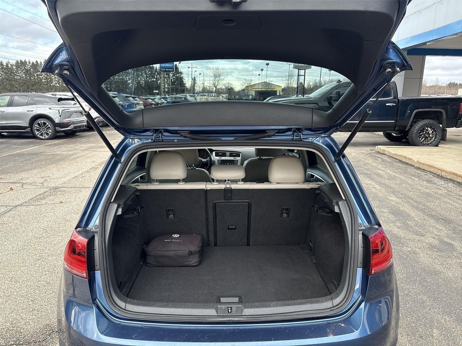 2017 Volkswagen Golf TSI Wolfsburg Edition 4-Door