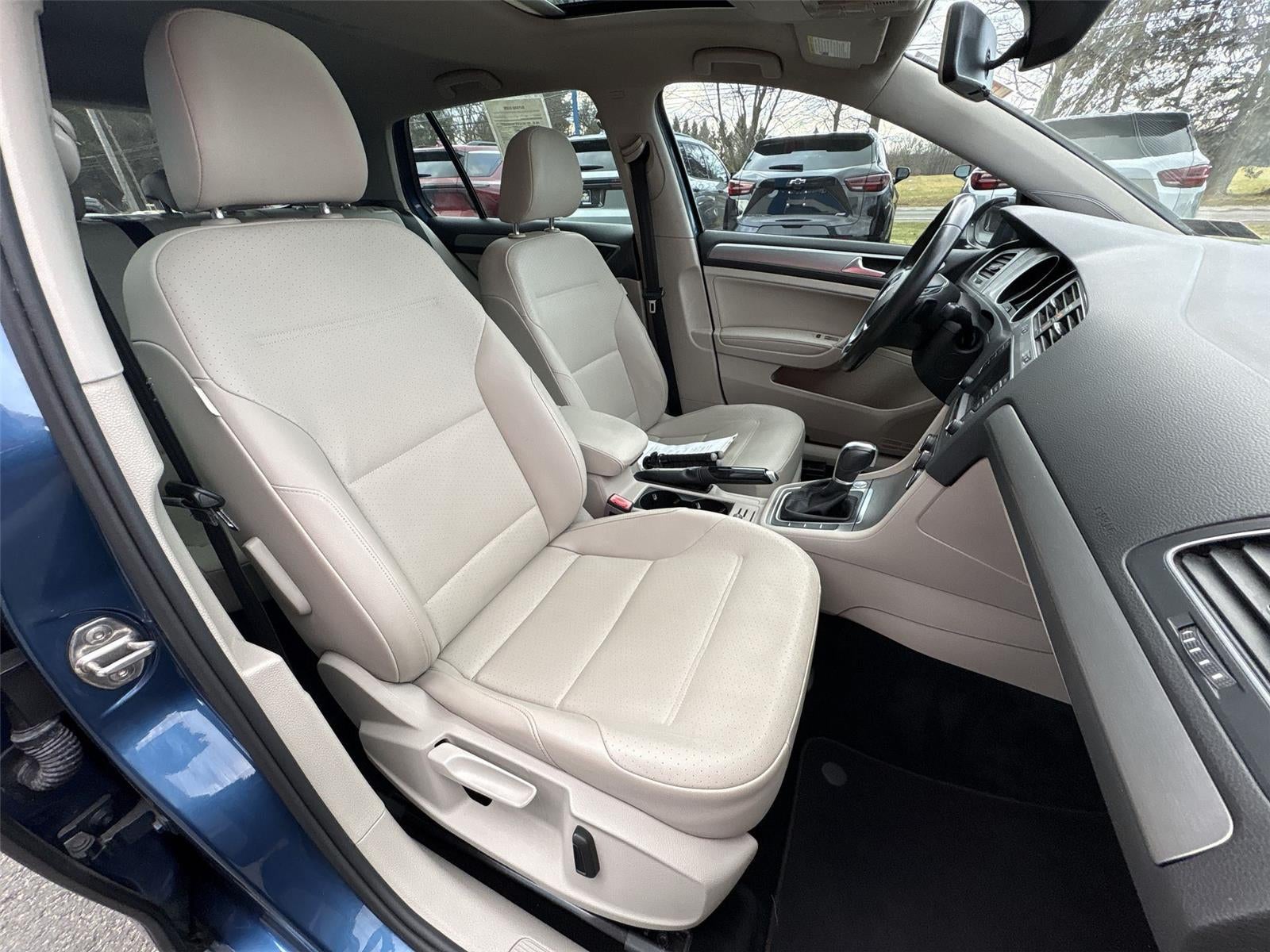 2017 Volkswagen Golf TSI Wolfsburg Edition 4-Door