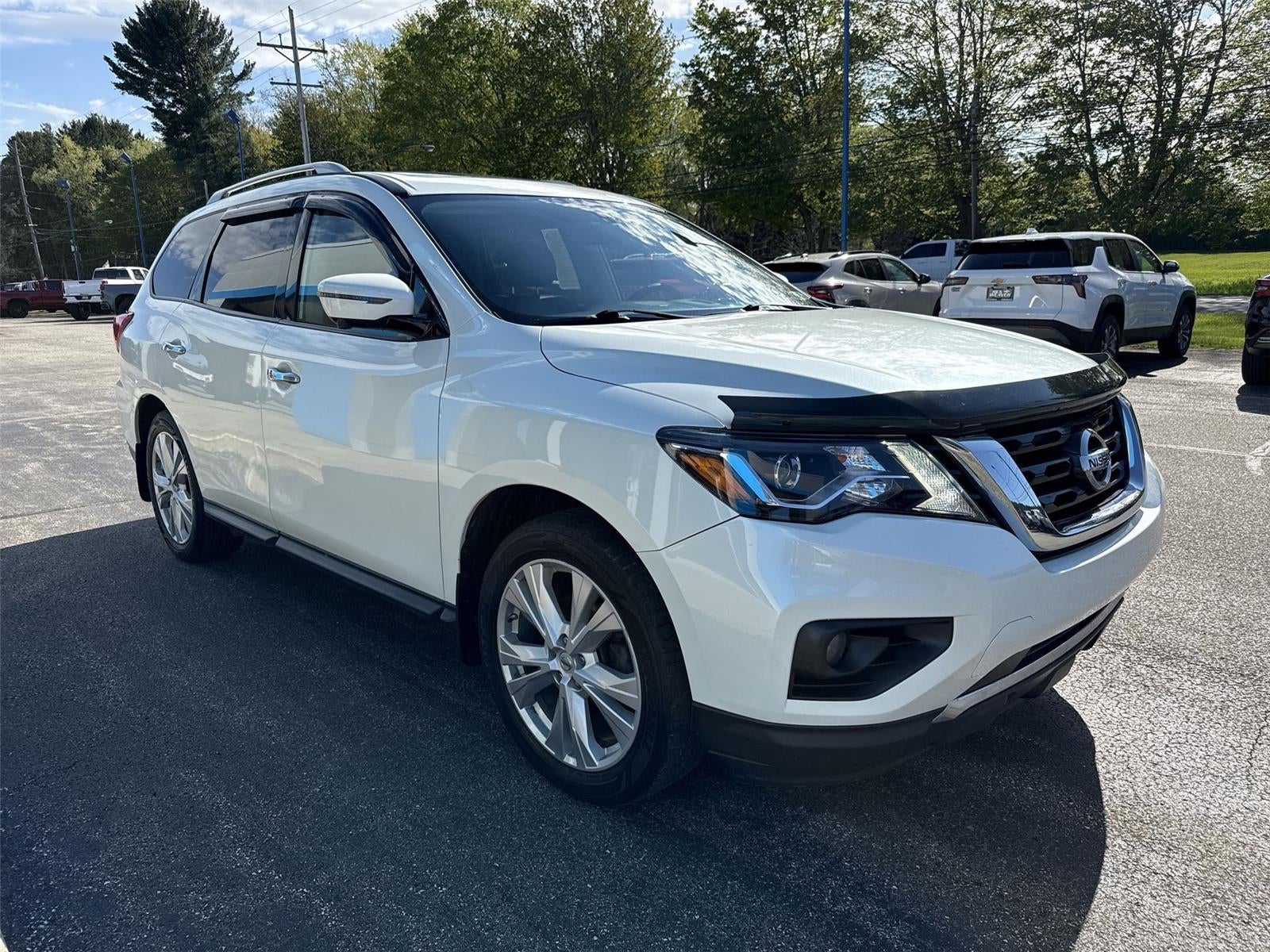 2019 Nissan Pathfinder SL