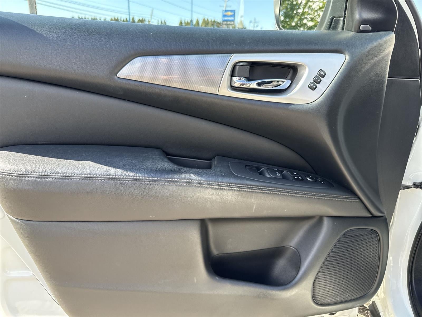 2019 Nissan Pathfinder SL