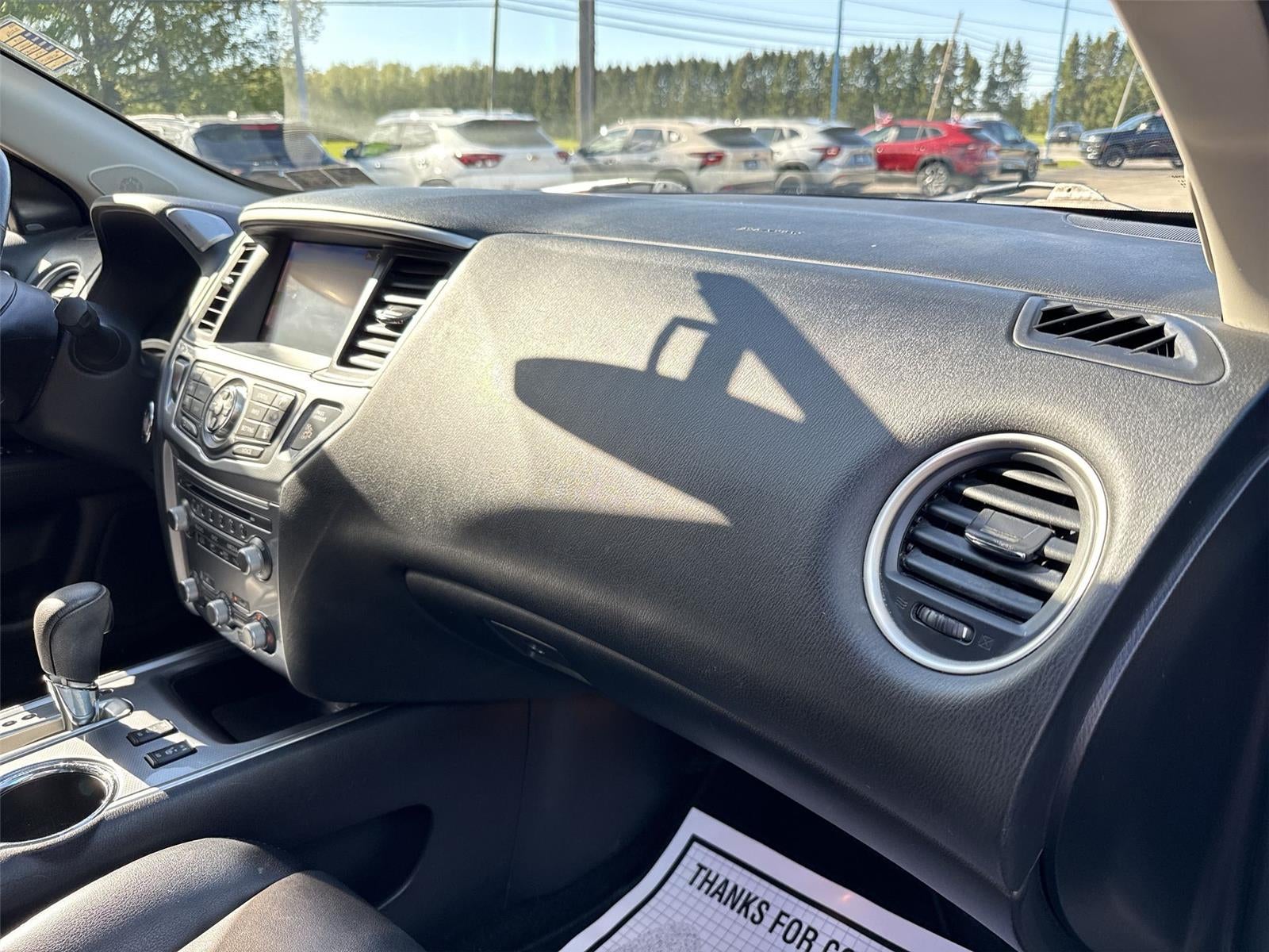 2019 Nissan Pathfinder SL