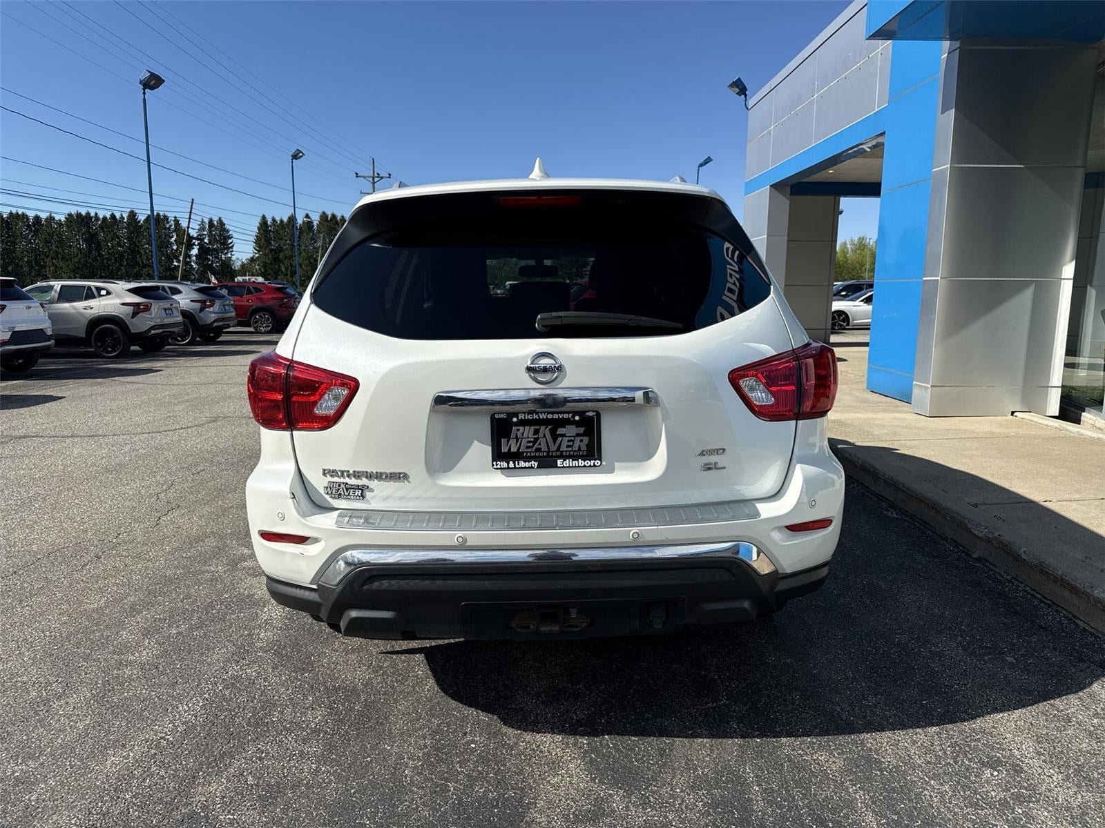 2019 Nissan Pathfinder SL