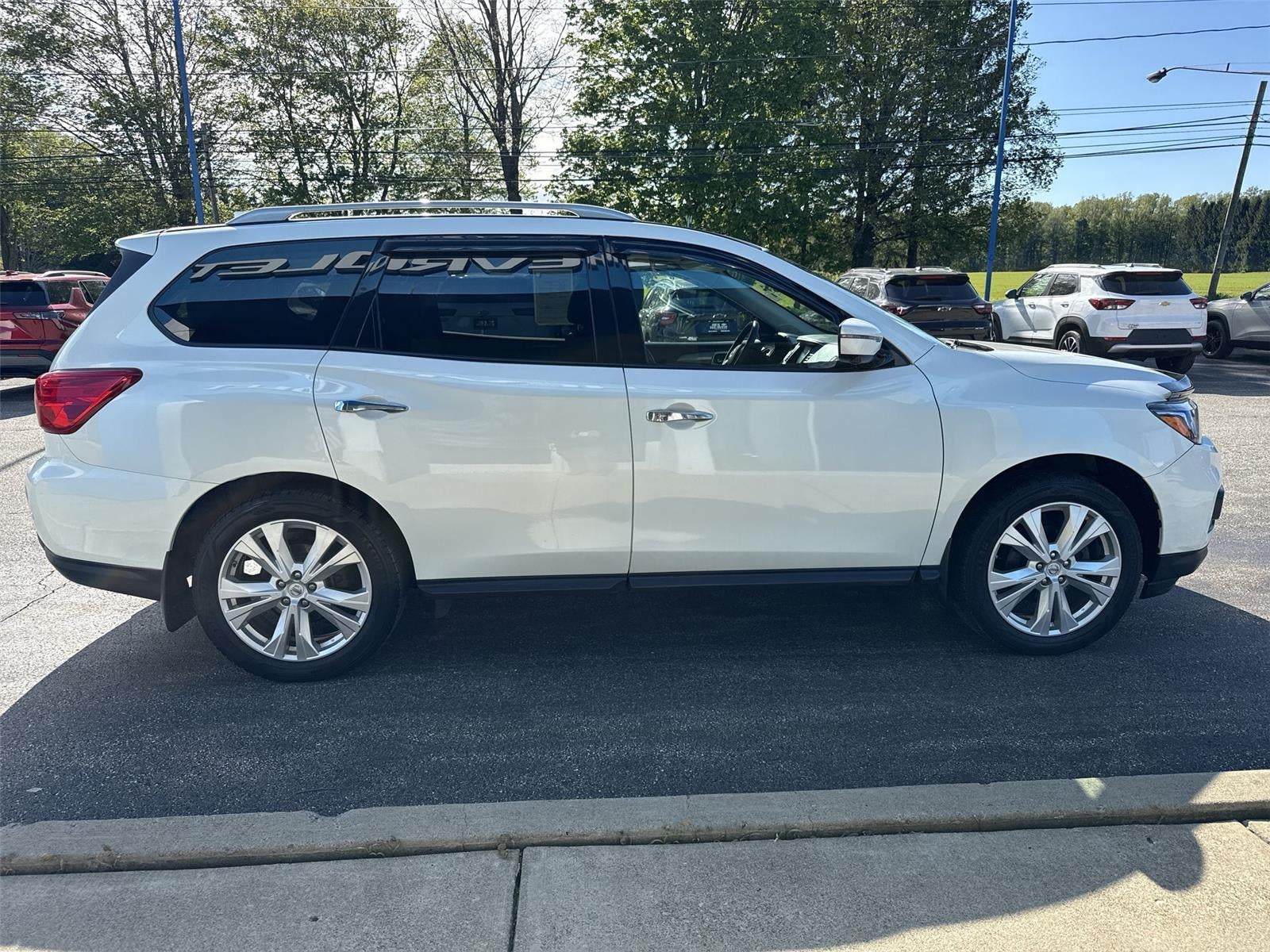 2019 Nissan Pathfinder SL