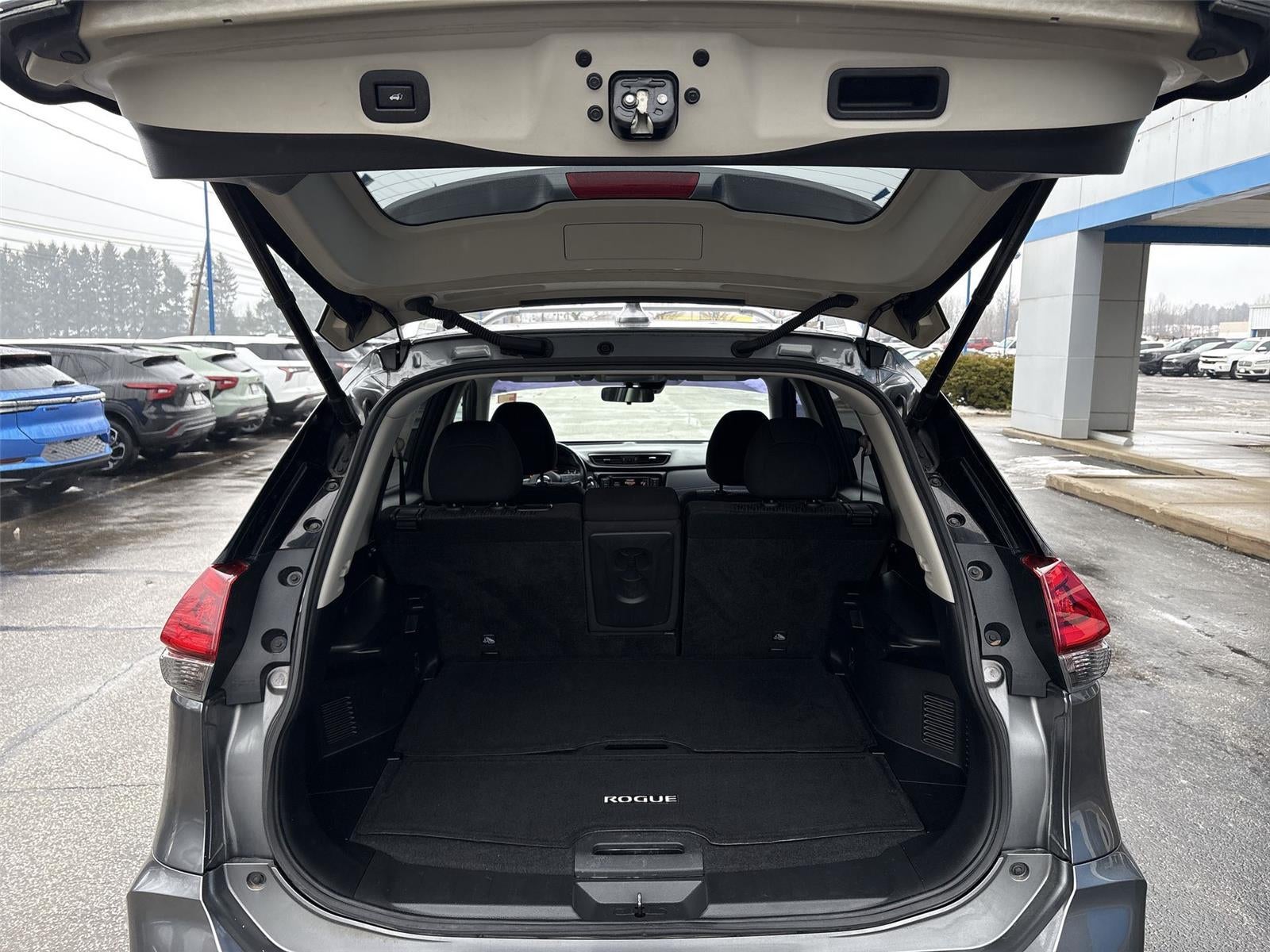 2020 Nissan Rogue SV FWD