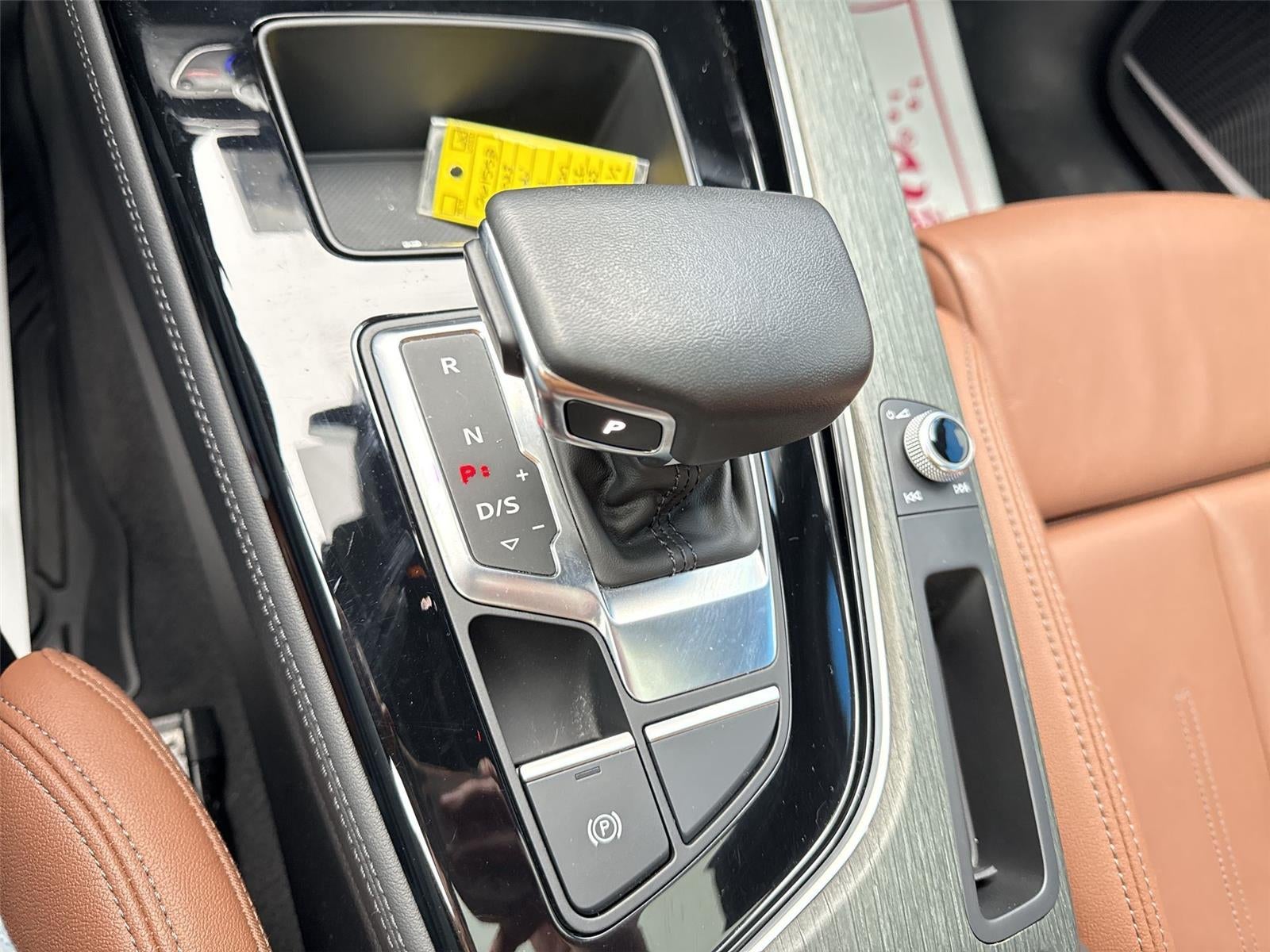 2023 Audi A4 Premium Plus 45 TFSI S line quattro S tronic